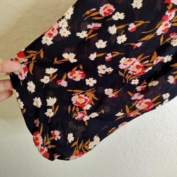 A.L.C. Carla floral silk wrap blouse sz 2 - Picture 6 of 7